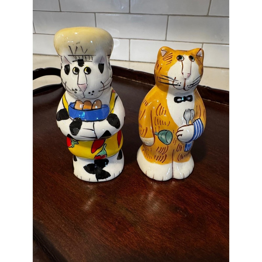 Vintage Whimsical Cat Salt and Pepper Shakers Chef Catskills Candace Reiter